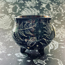 Load image into Gallery viewer, Ceramic Cauldron - Ferns - Medium (m1) - DISCOUNTED