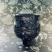 Load image into Gallery viewer, Ceramic Cauldron - Ferns - Medium (m2)