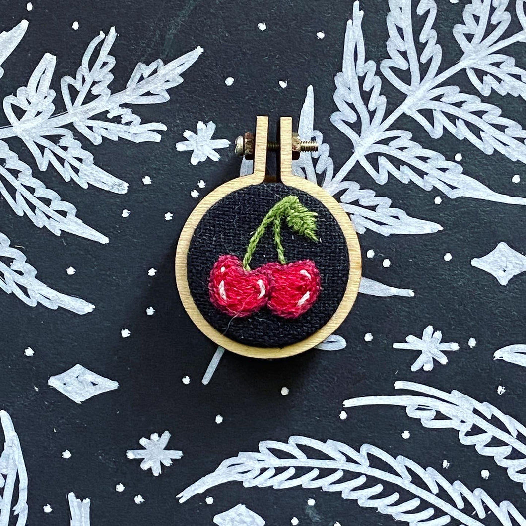 Mini-Embroidery: Cherries - Wood Frame